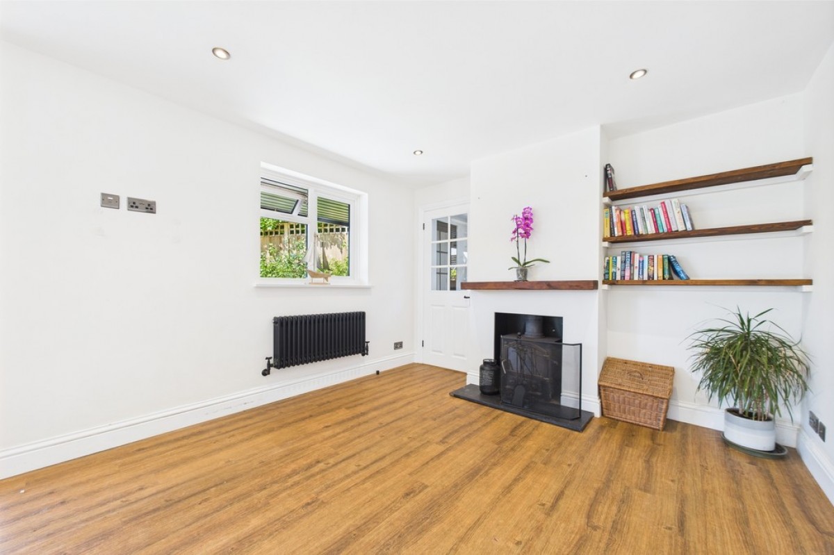 West Lawn Gardens, Sandgate