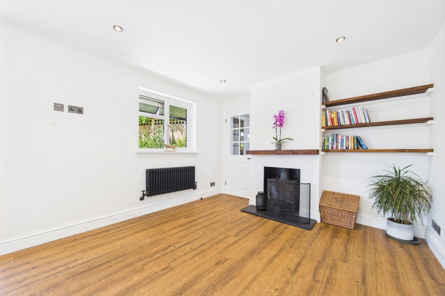 West Lawn Gardens, Sandgate