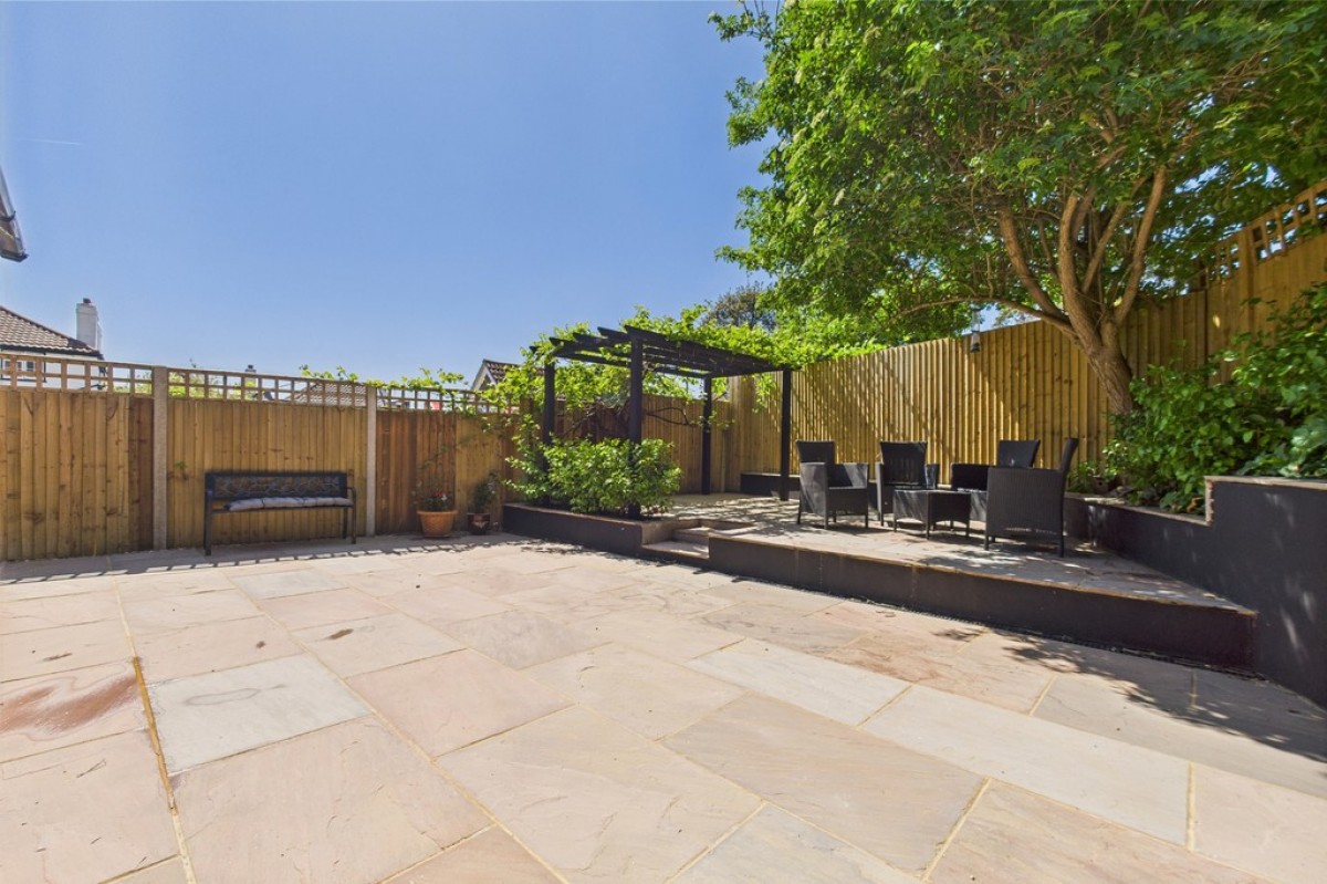 West Lawn Gardens, Sandgate