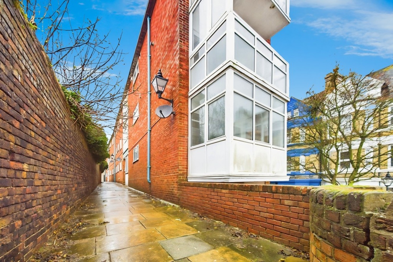 2 bedroom Flat for Sale The Parade, Folkestone