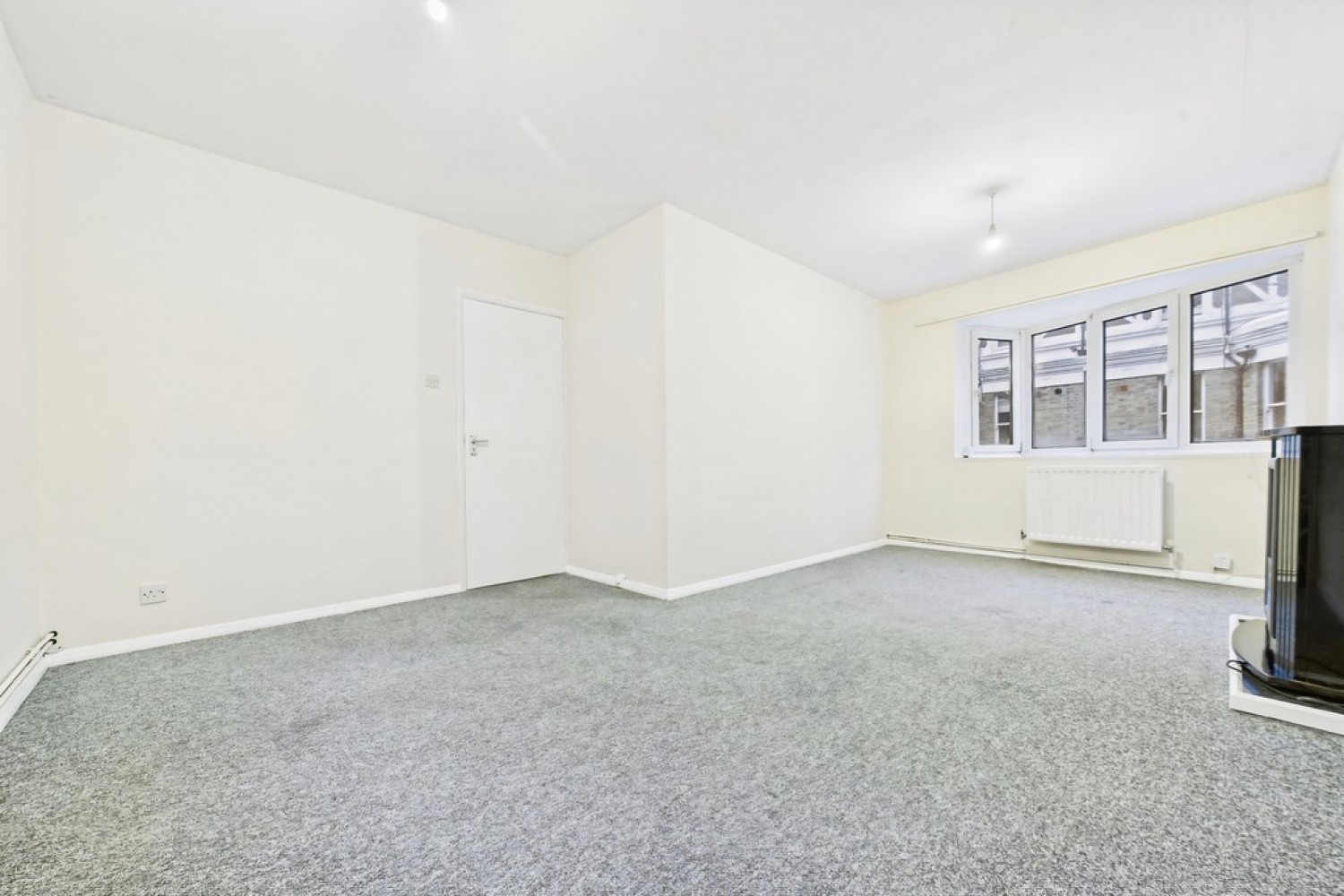 2 bedroom Flat for Sale The Parade, Folkestone