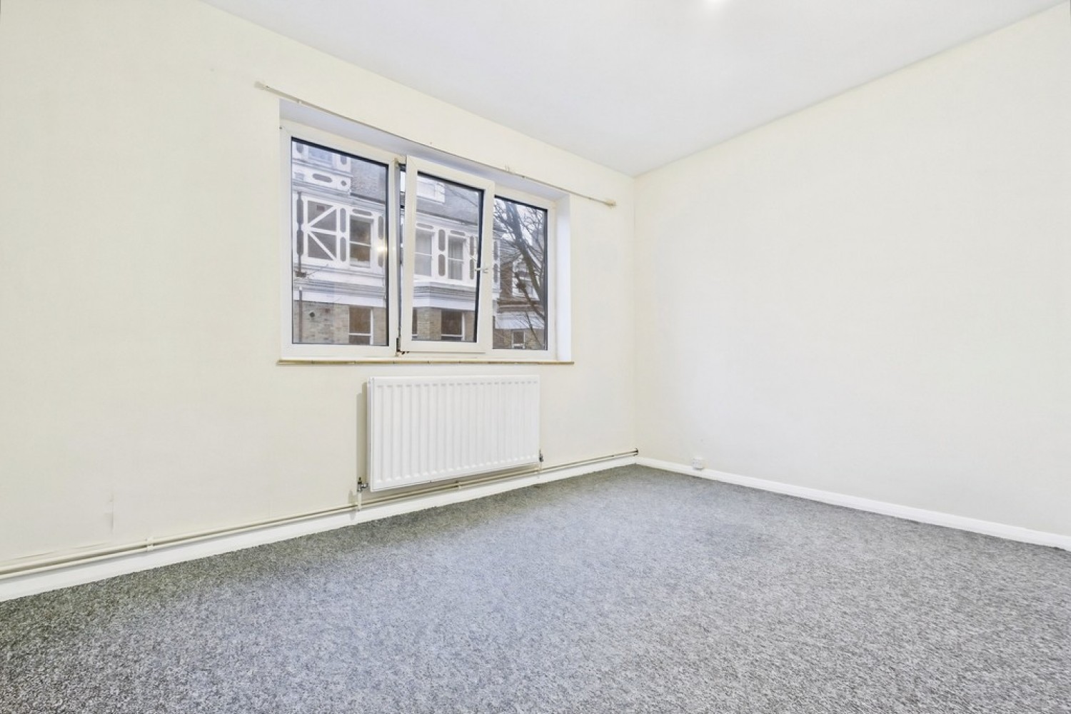 2 bedroom Flat for Sale The Parade, Folkestone