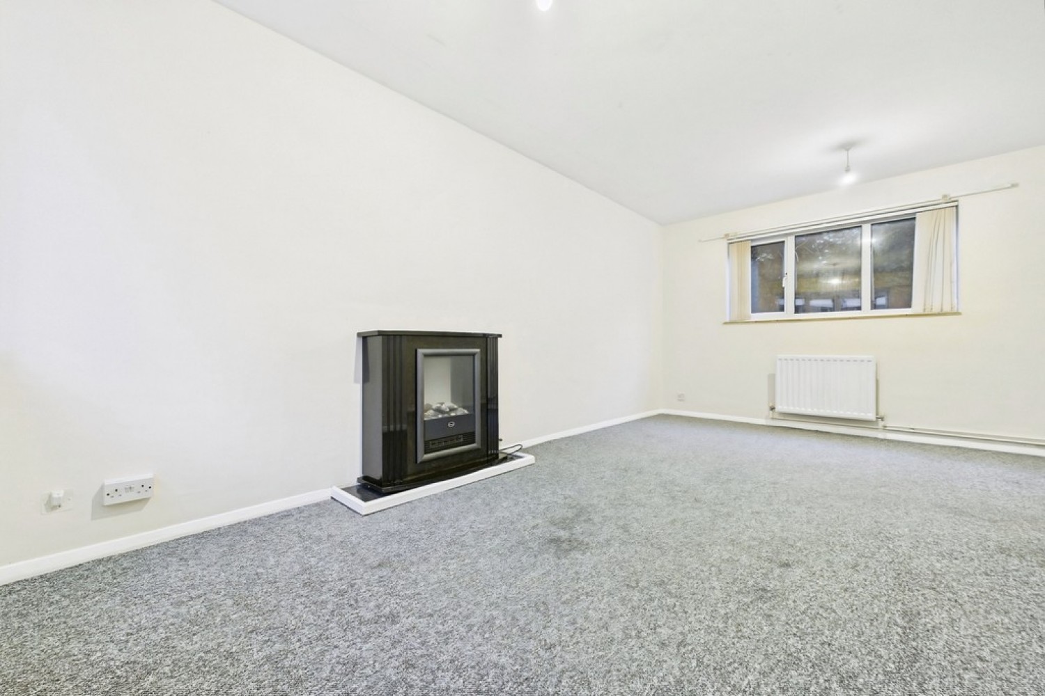 2 bedroom Flat for Sale The Parade, Folkestone