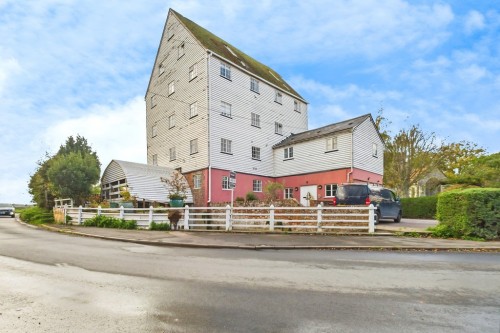 The Green, Wickhambreaux, Canterbury, Kent