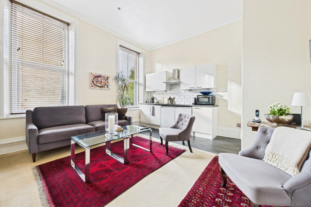 Earls Avenue, Folkestone