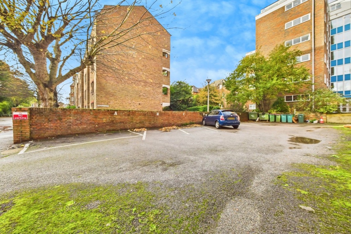 Earls Avenue, Folkestone