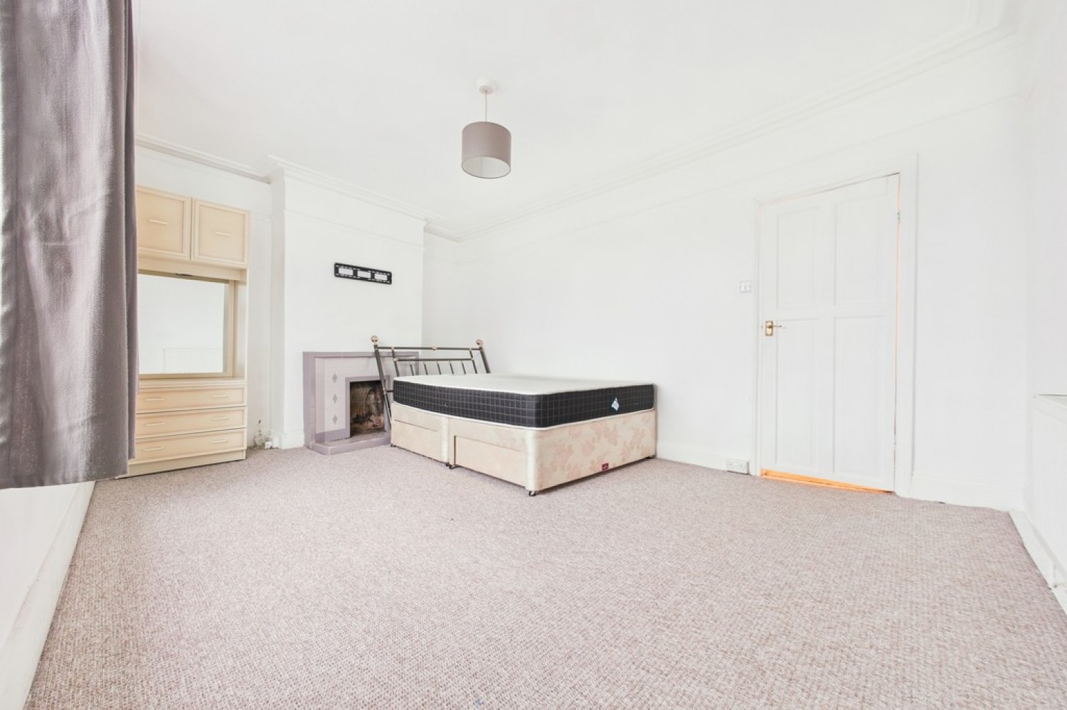 2 bedroom Flat in Broadmead Road, Folkestone