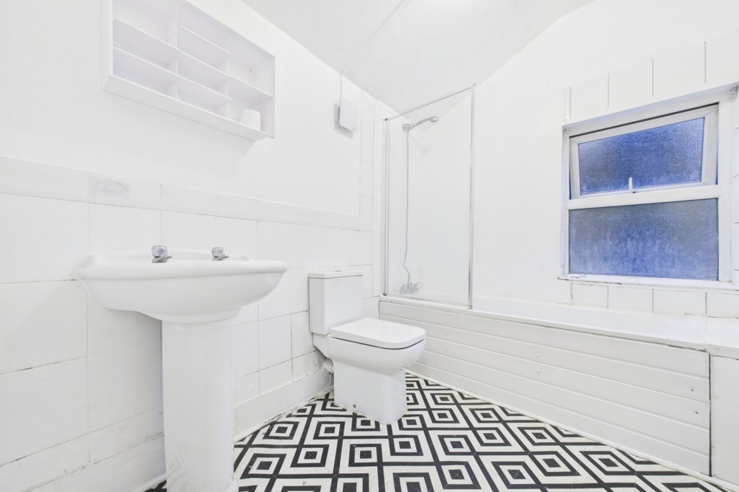 2 bedroom Flat in Broadmead Road, Folkestone