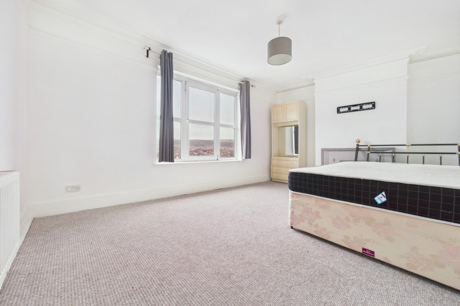 2 bedroom Flat in Broadmead Road, Folkestone