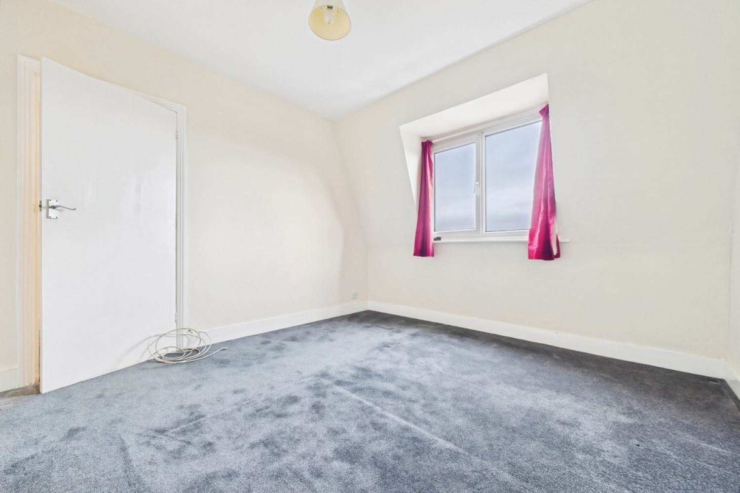 2 bedroom Flat for Sale Surrenden Road, Folkestone