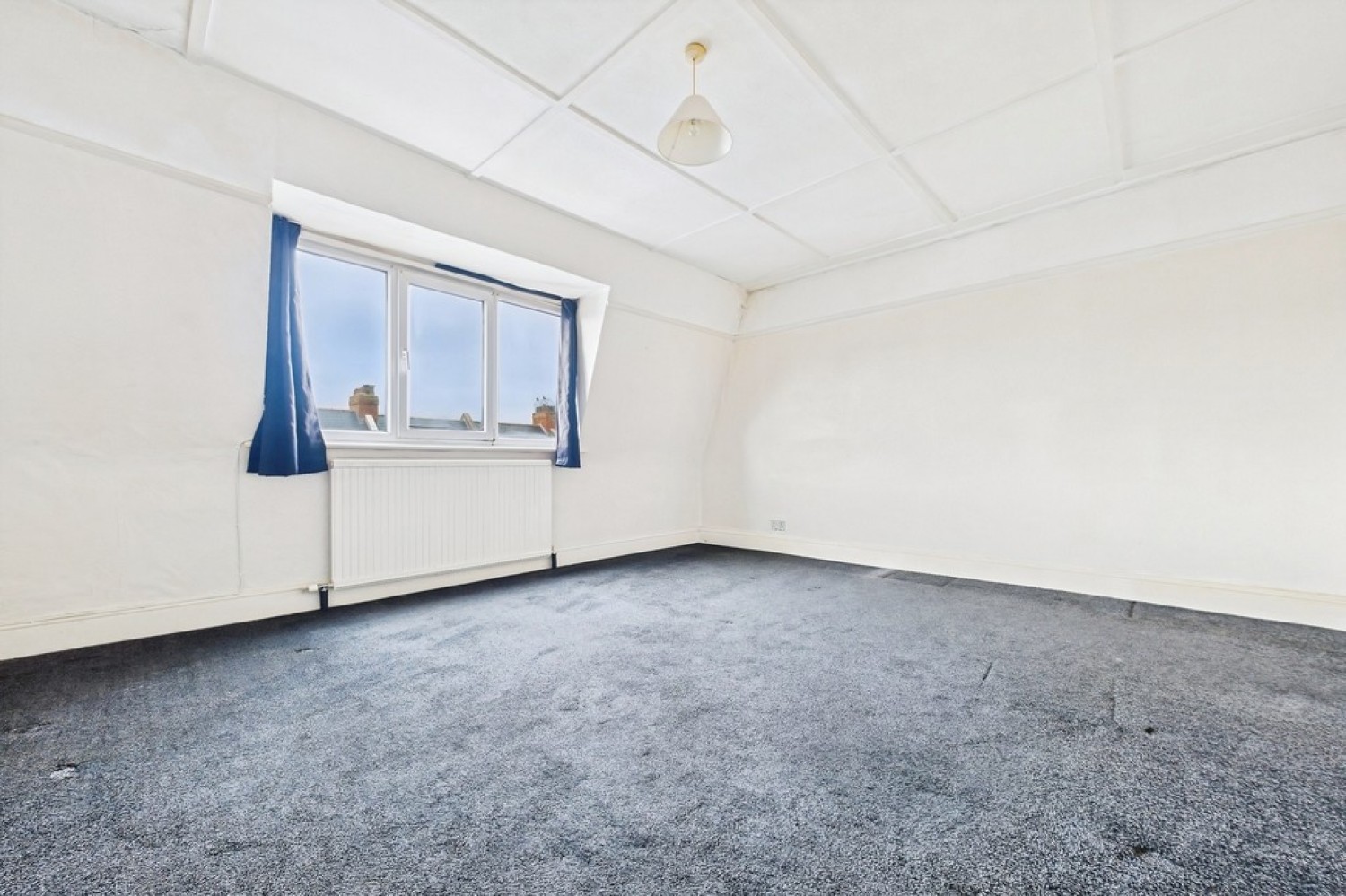 2 bedroom Flat for Sale Surrenden Road, Folkestone