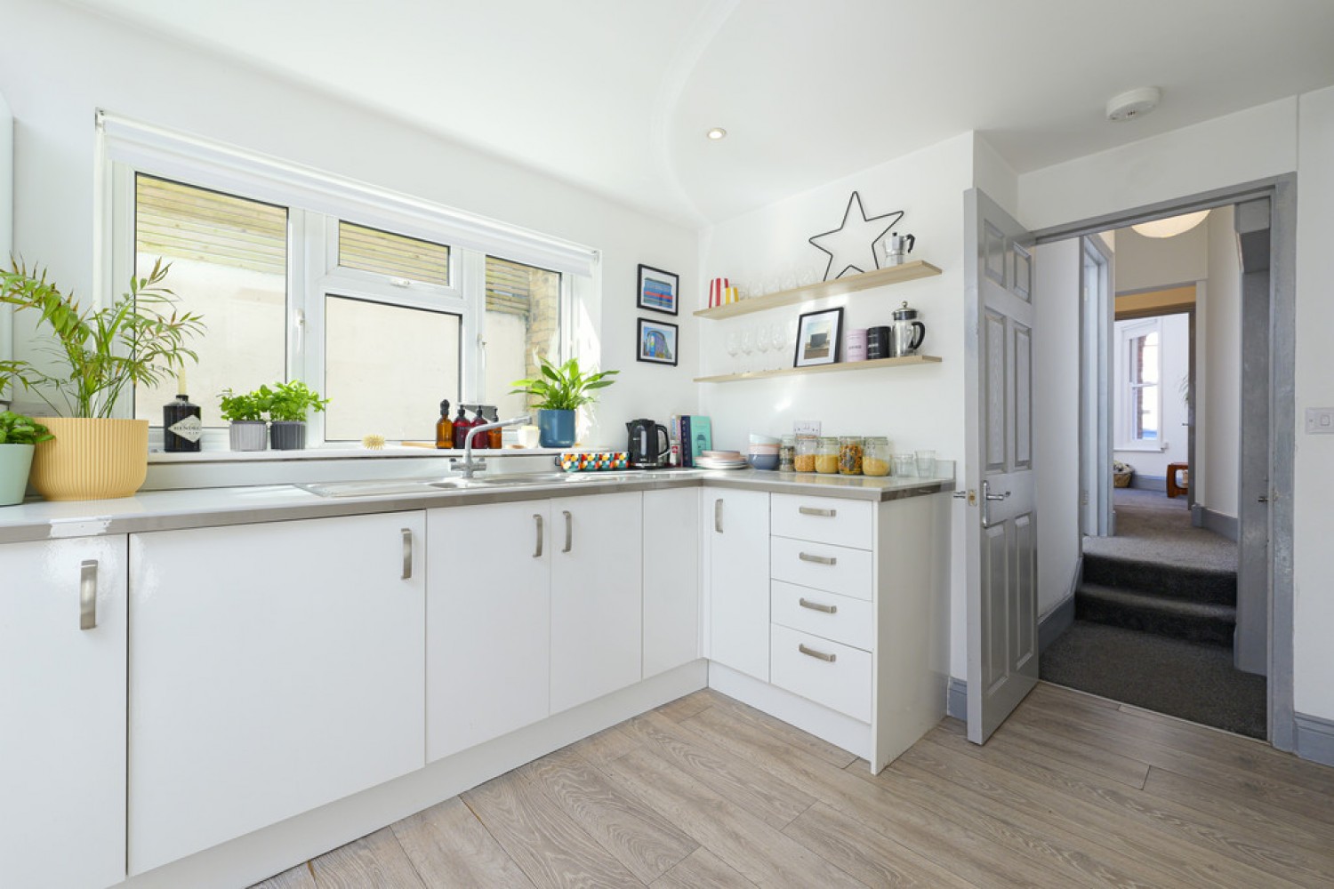 2 bedroom Flat for Sale Radnor Park Crescent, Folkestone