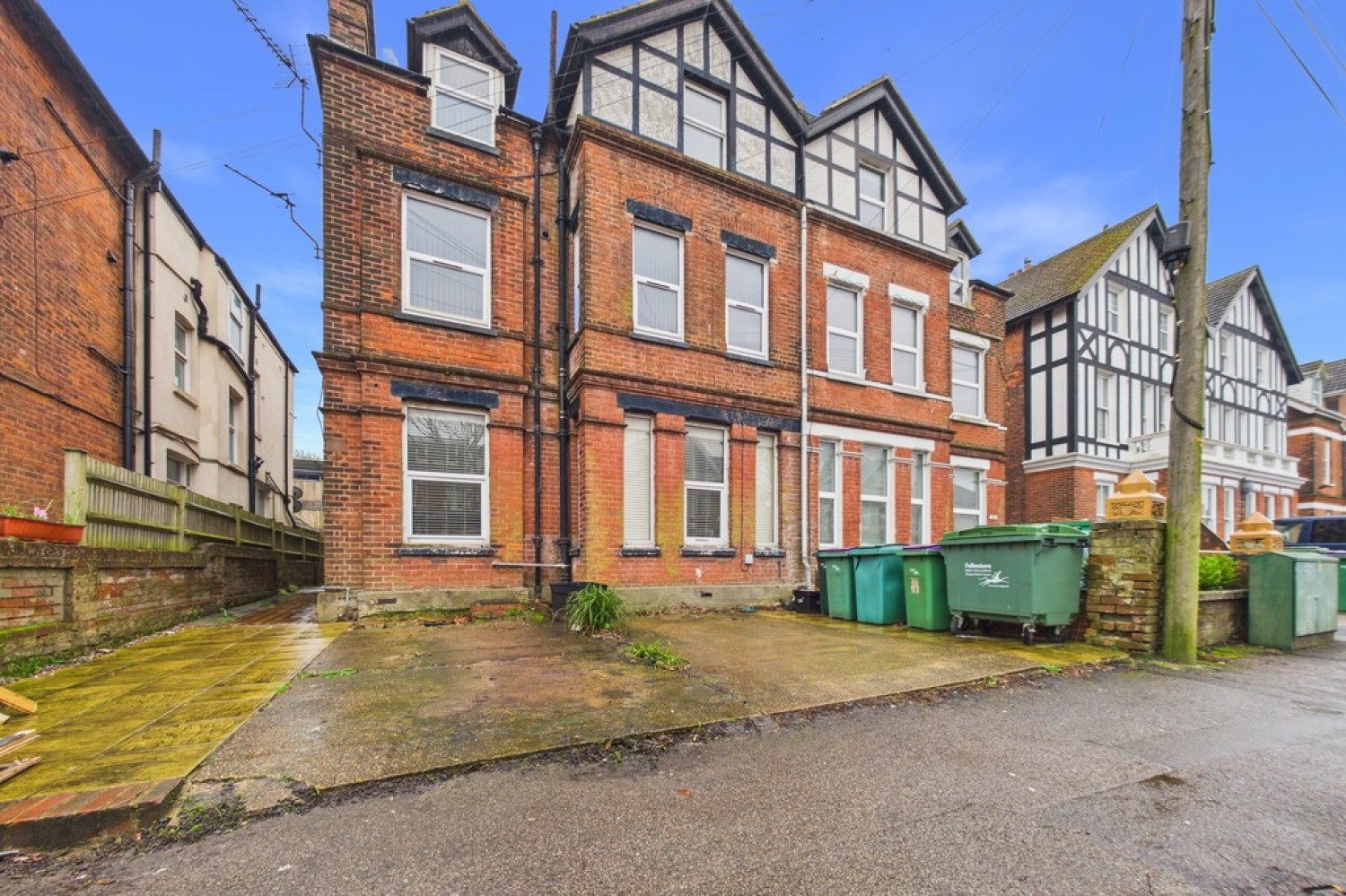 3 bedroom Flat for Letting Cheriton Road, Folkestone