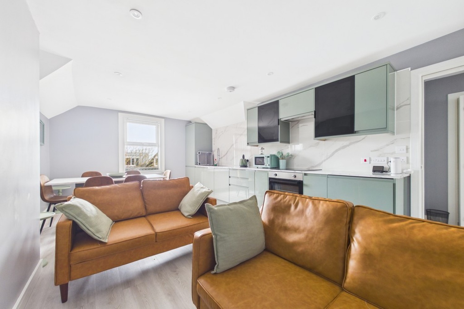 3 bedroom Flat for Letting Cheriton Road, Folkestone