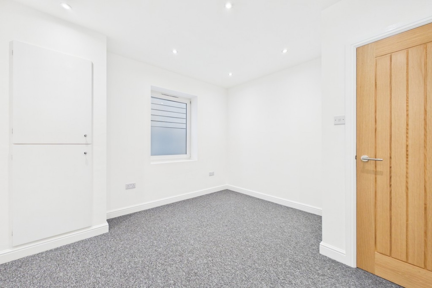 2 bedroom Flat for Letting Frampton Road, Hythe