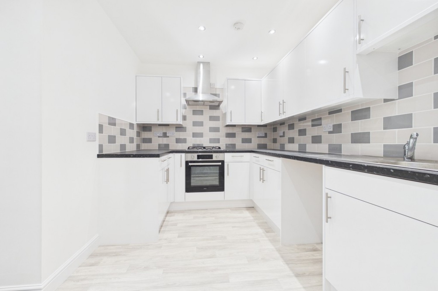 2 bedroom Flat for Letting Frampton Road, Hythe