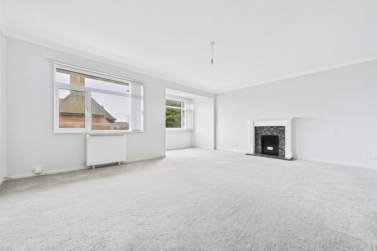 2 bedroom Flat for Sale Dixwell Road, Folkestone