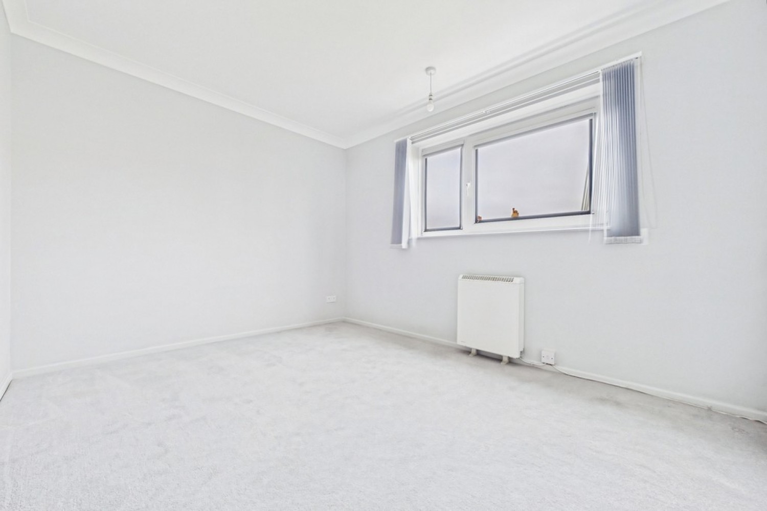 2 bedroom Flat for Sale Dixwell Road, Folkestone