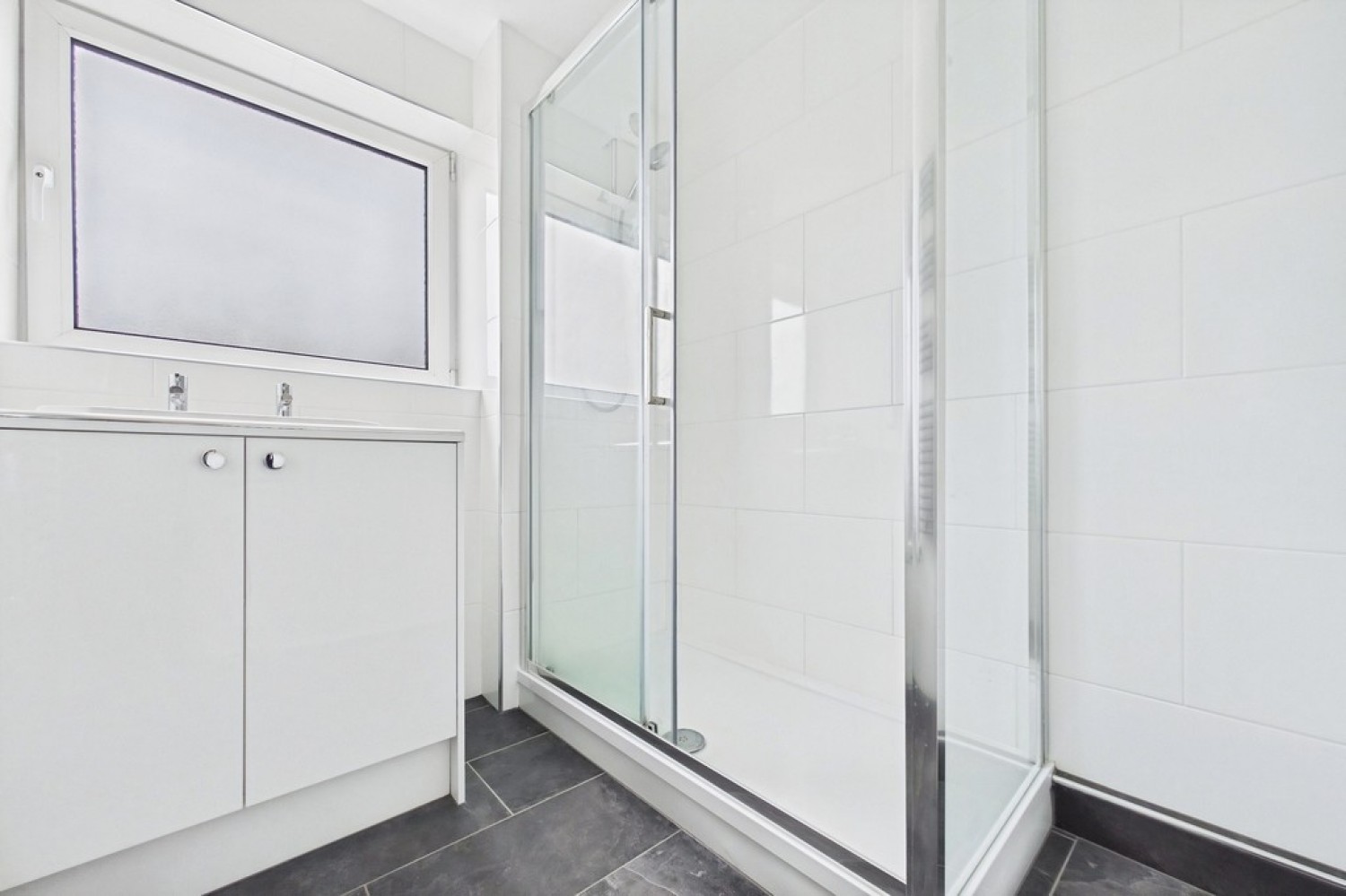 2 bedroom Flat for Sale Dixwell Road, Folkestone