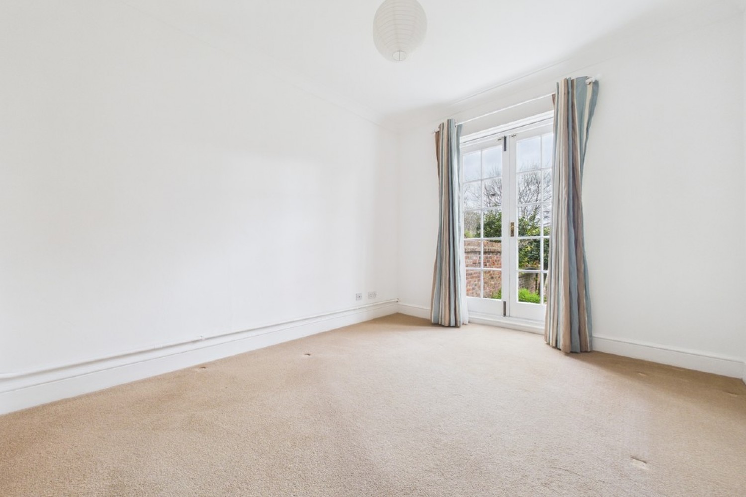 3 bedroom Flat for Sale Radnor Park Road, Folkestone