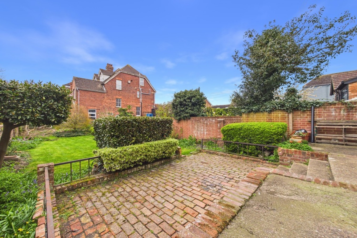 3 bedroom Flat for Sale Radnor Park Road, Folkestone