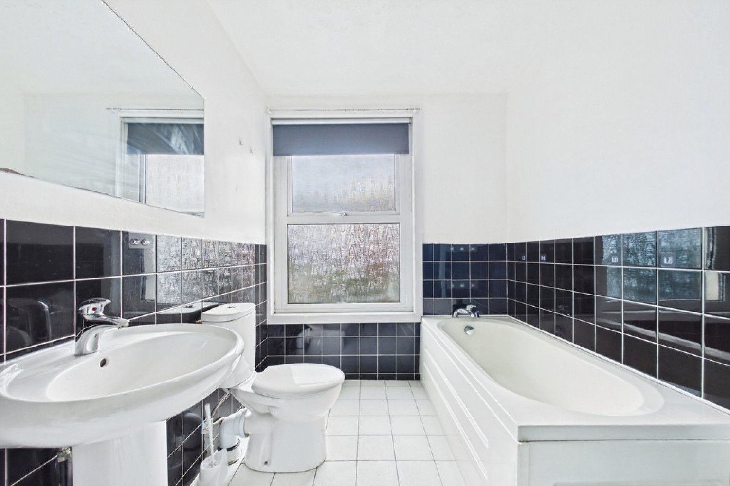 4 bedroom House for Sale Cheriton Road, Folkestone
