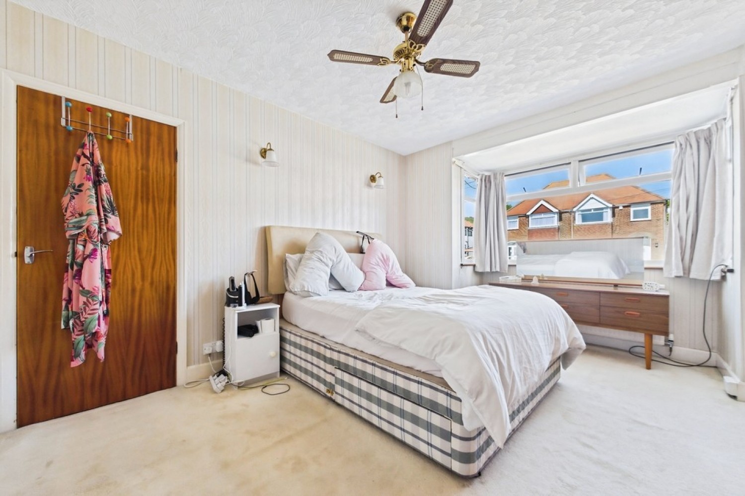 3 bedroom House for Sale Downs Road, Folkestone
