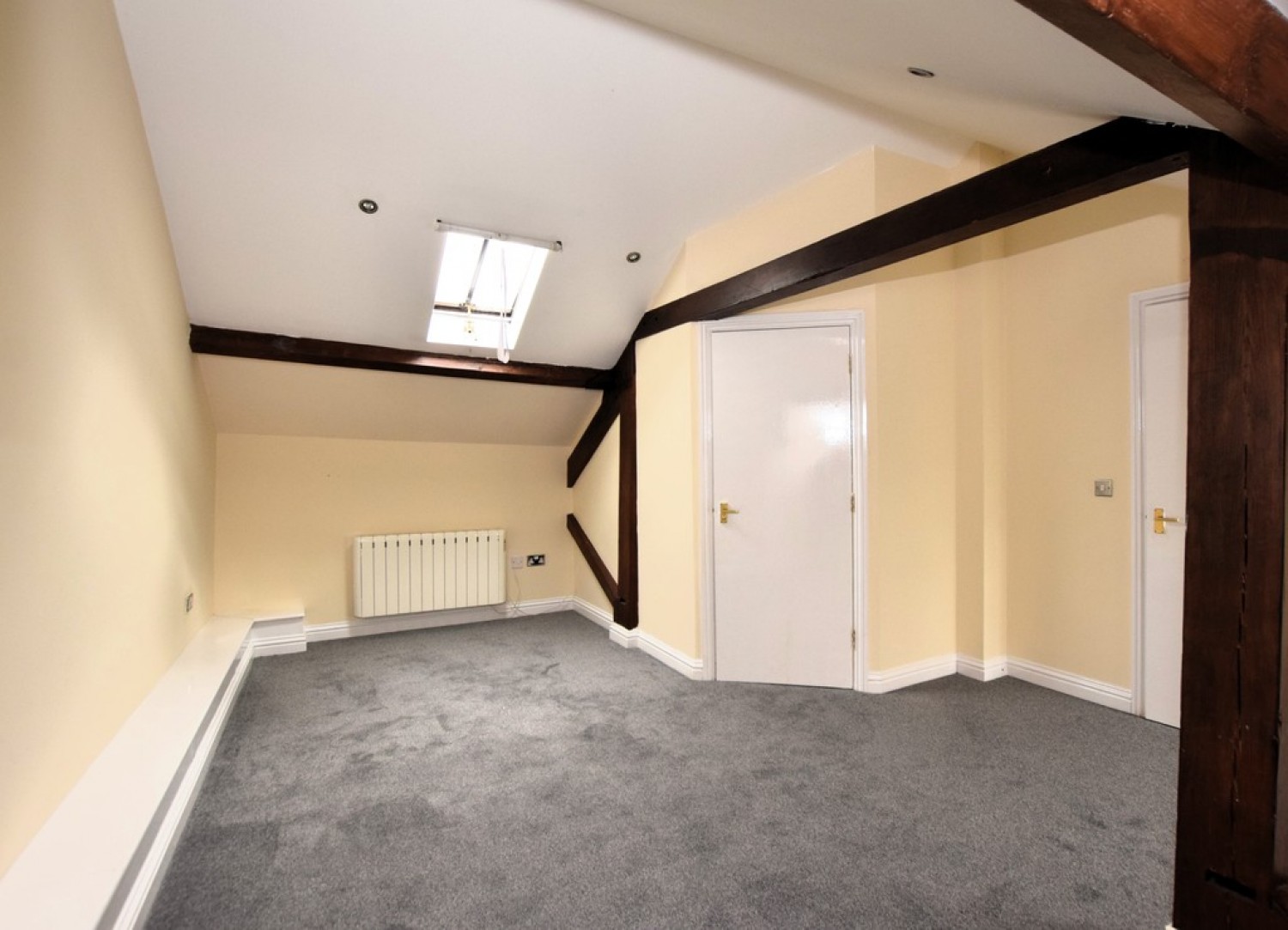2 bedroom Flat for Letting Castle Hill Mews, 16-20 Hill Street