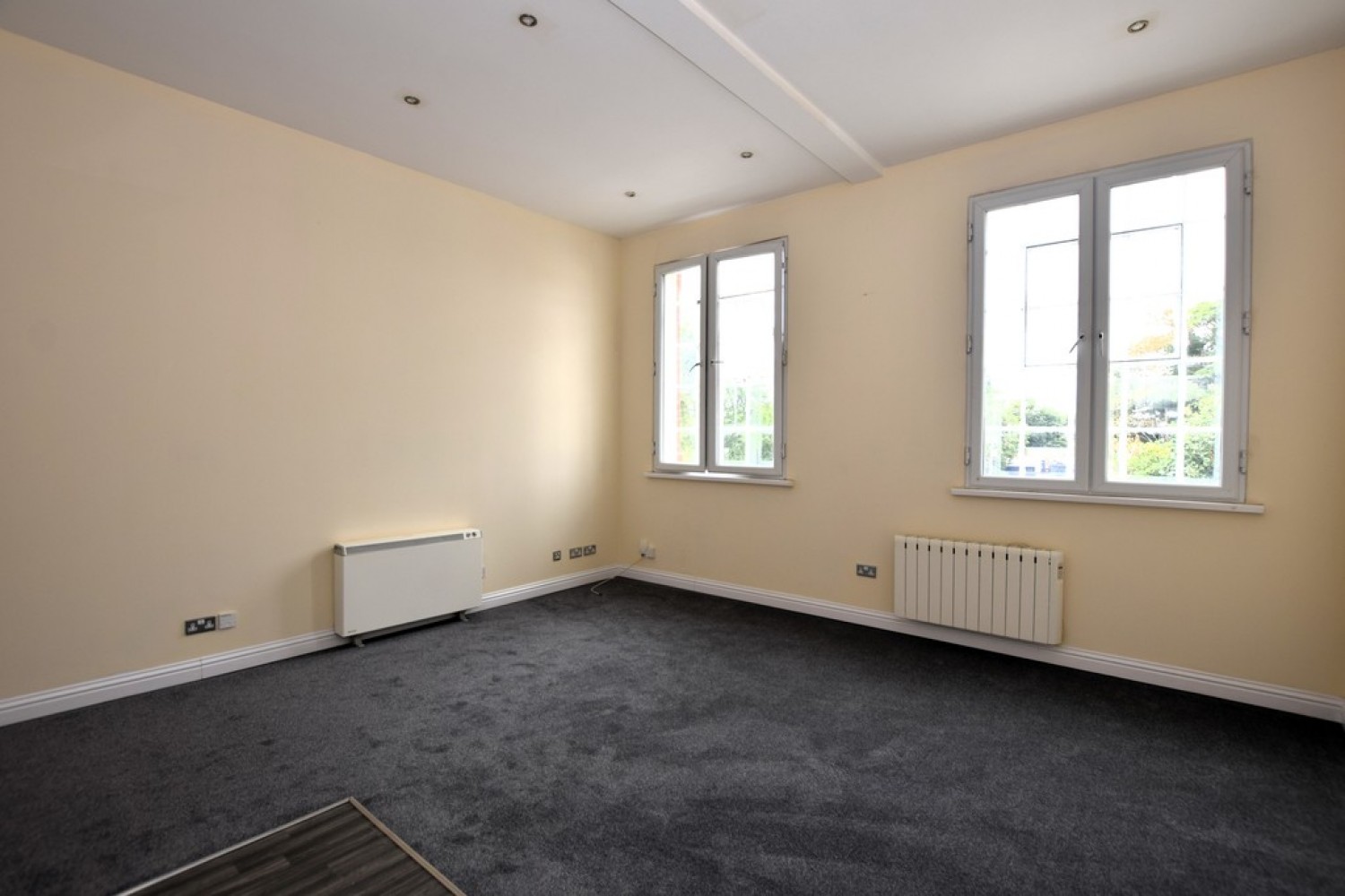 2 bedroom Flat for Letting Castle Hill Mews, 16-20 Hill Street