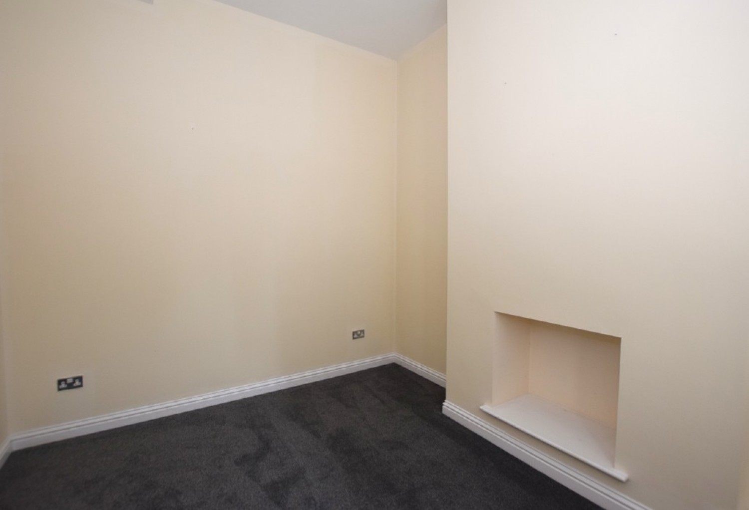 2 bedroom Flat for Letting Castle Hill Mews, 16-20 Hill Street