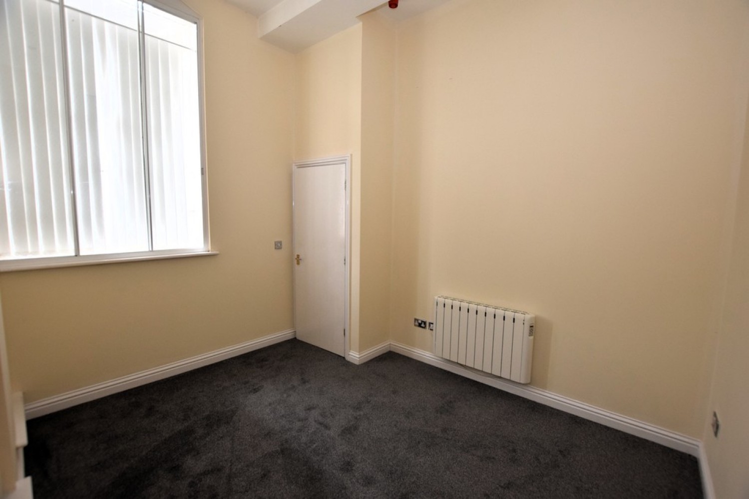 2 bedroom Flat for Letting Castle Hill Mews, 16-20 Hill Street