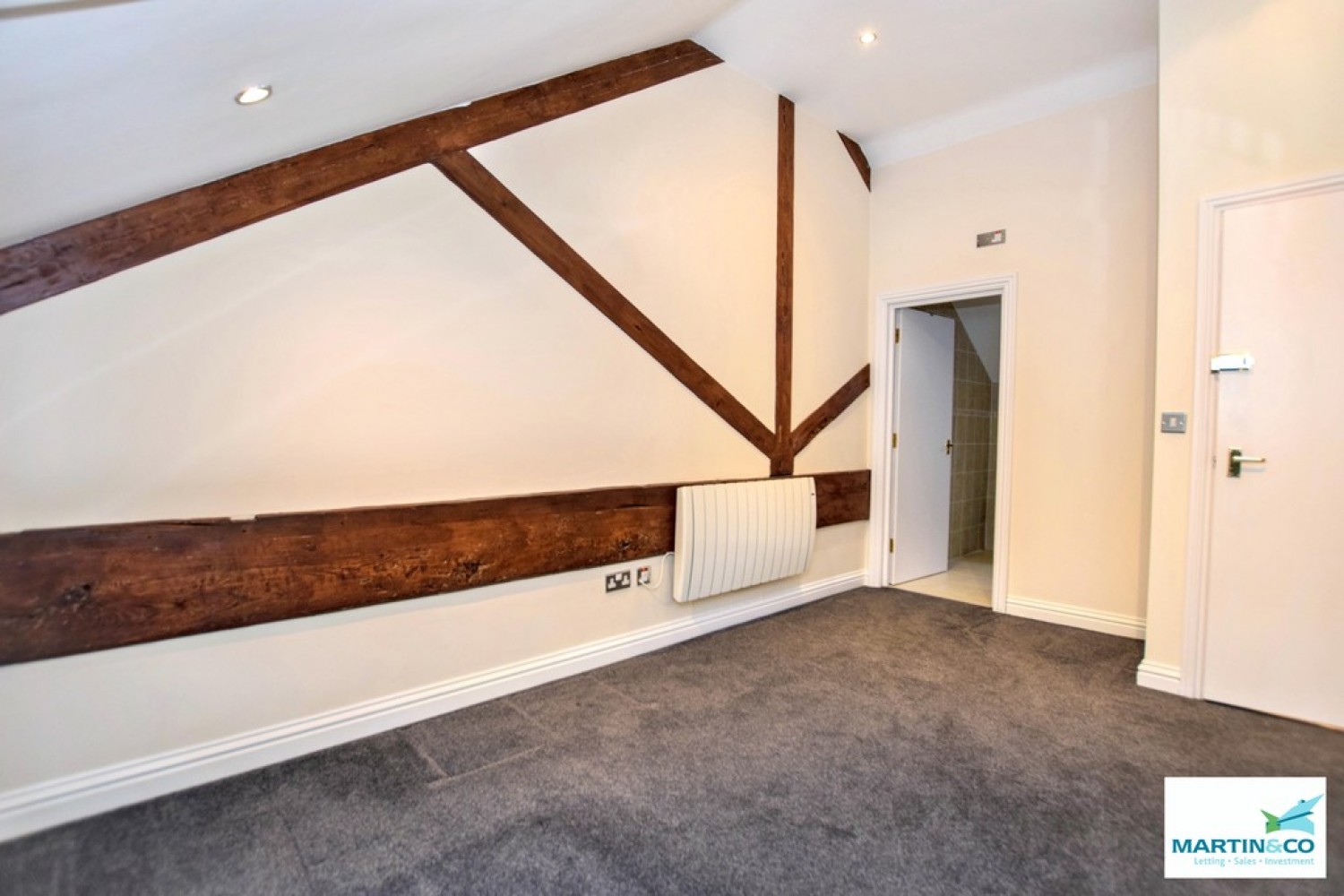 2 bedroom Flat in Castle Hill Mews, 16-20 Hill Street