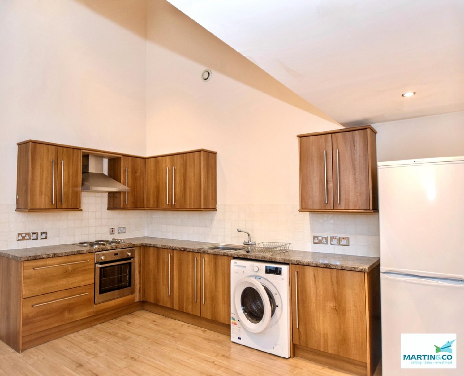 2 bedroom Flat in Castle Hill Mews, 16-20 Hill Street