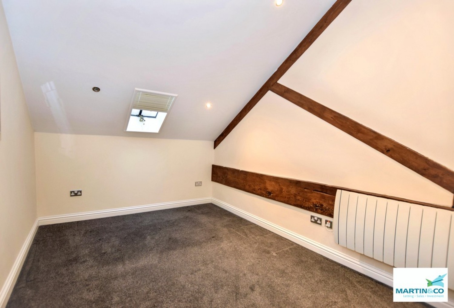 2 bedroom Flat in Castle Hill Mews, 16-20 Hill Street