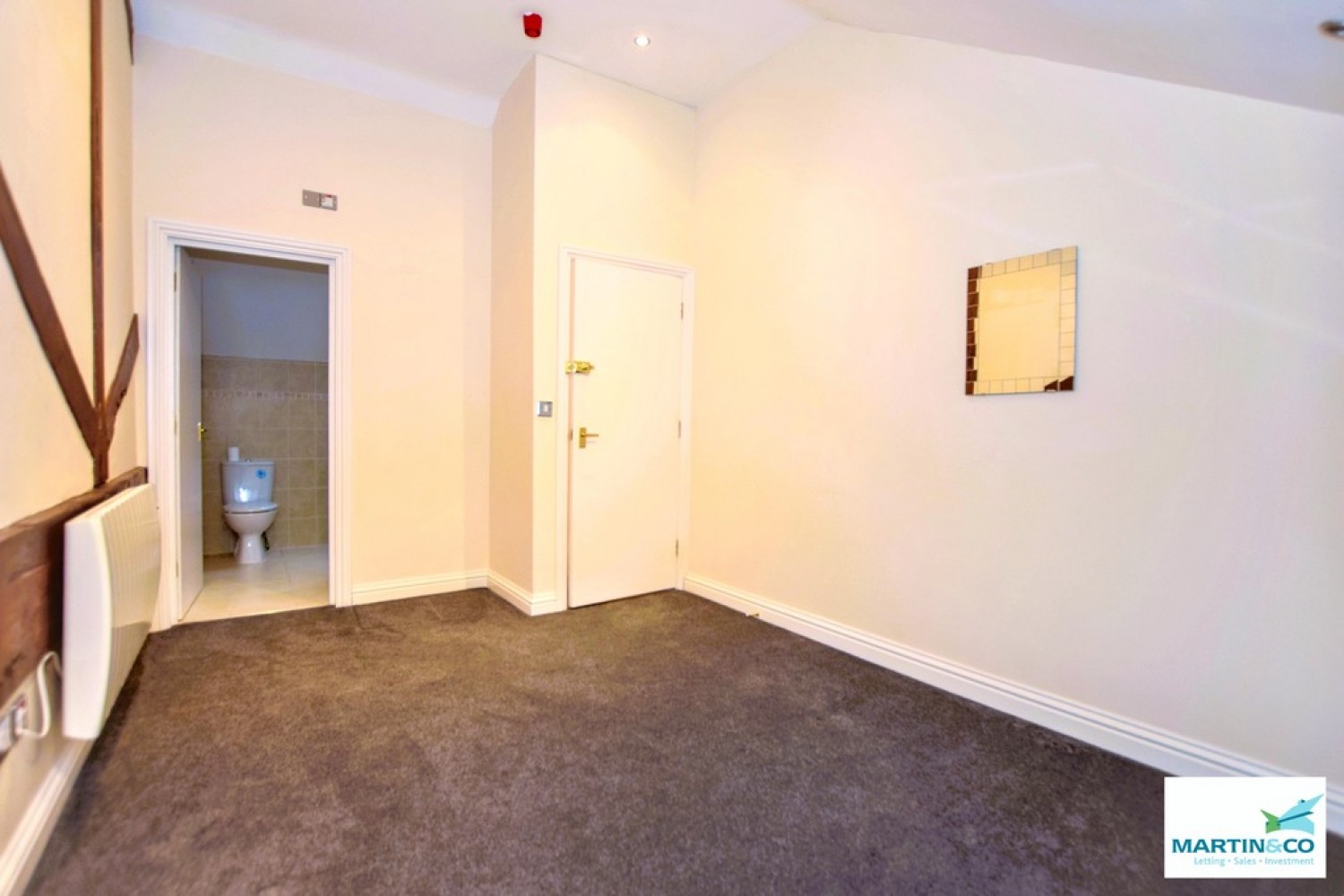 2 bedroom Flat in Castle Hill Mews, 16-20 Hill Street