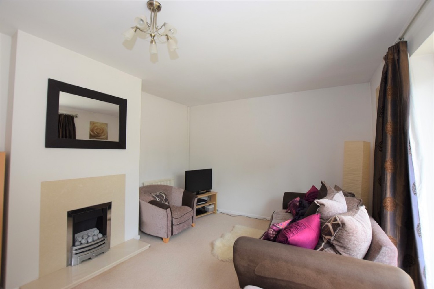 2 bedroom Bungalow for Letting Battledown Close, Hinckley