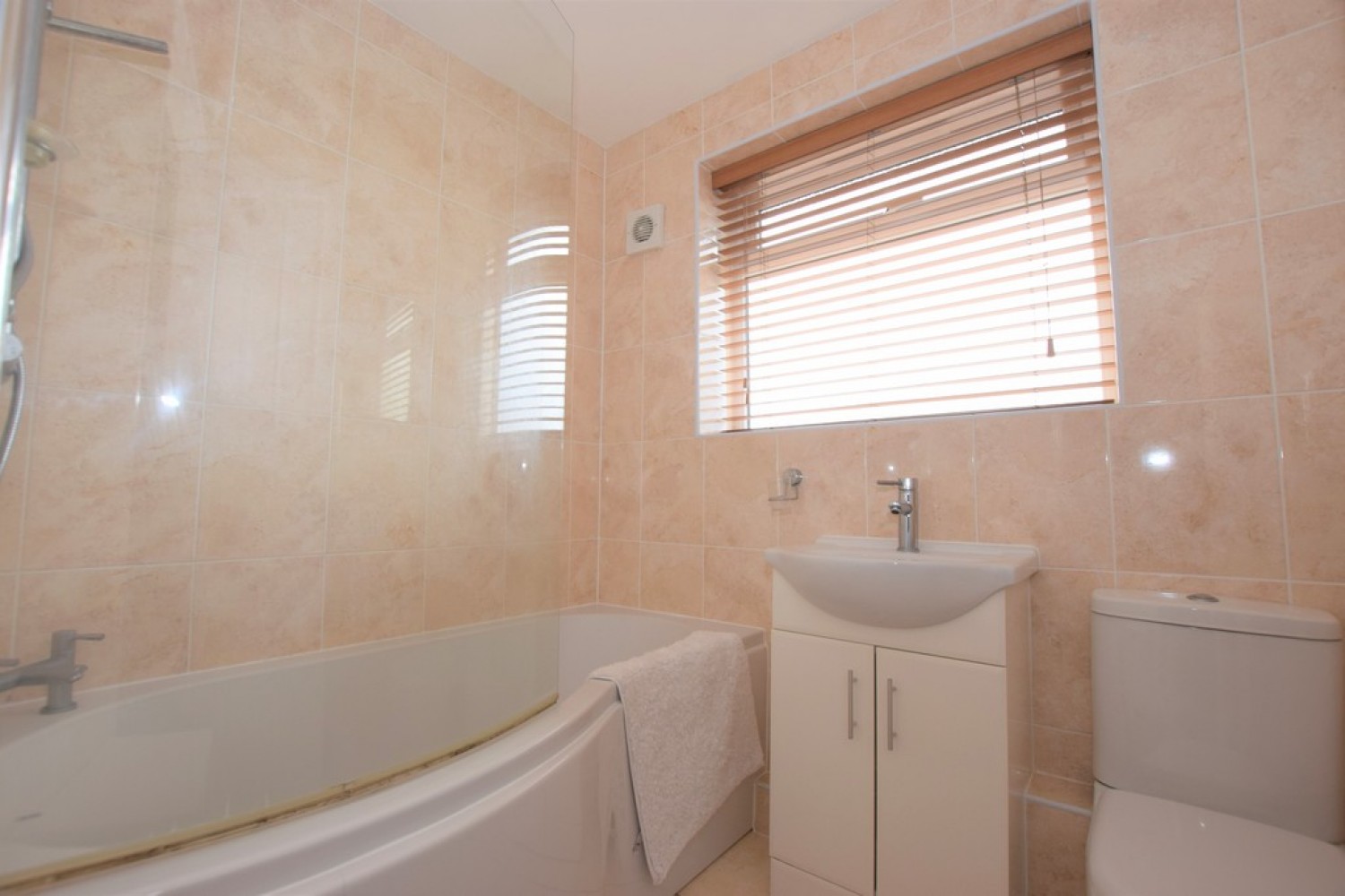 2 bedroom Bungalow for Letting Battledown Close, Hinckley