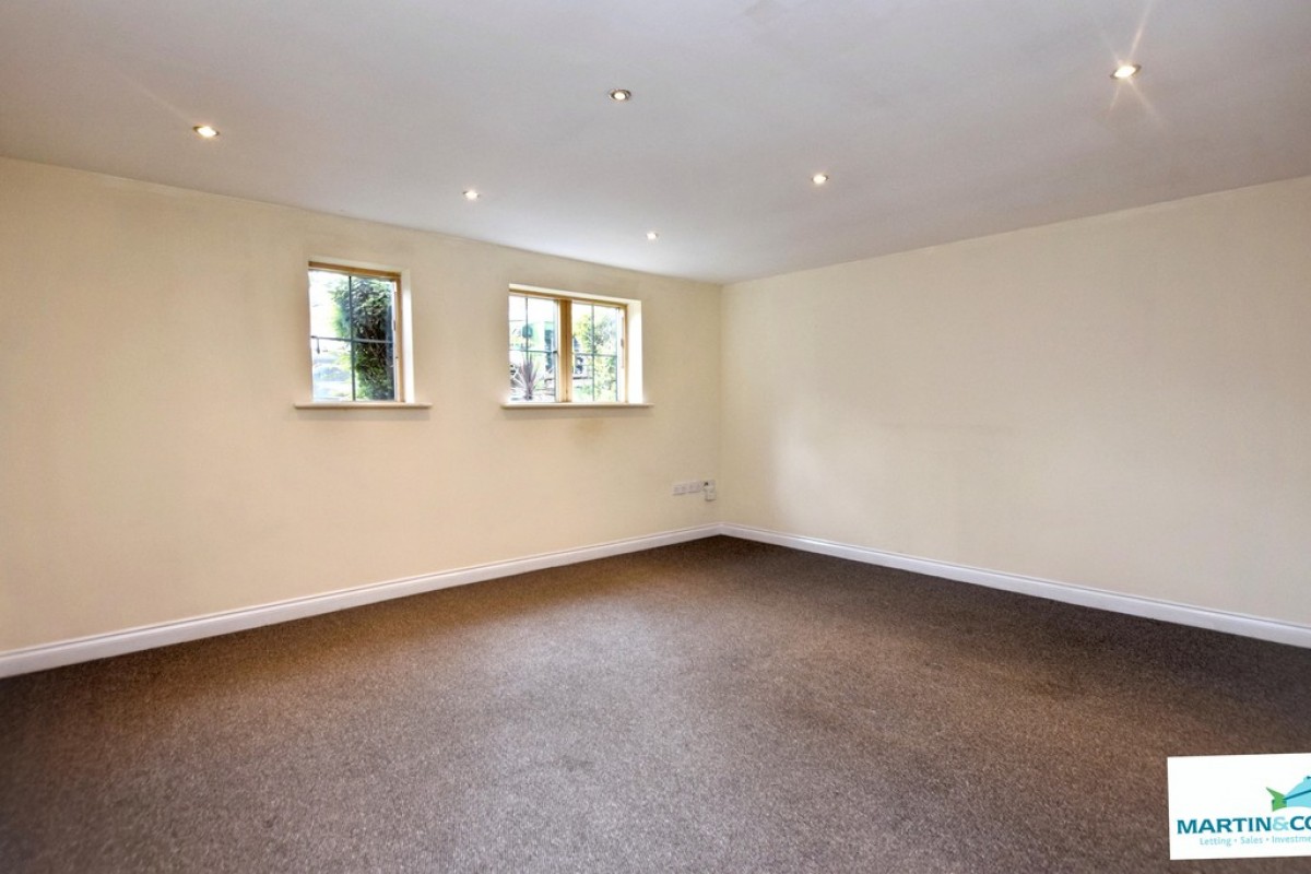 Weavers Court, Hinckley