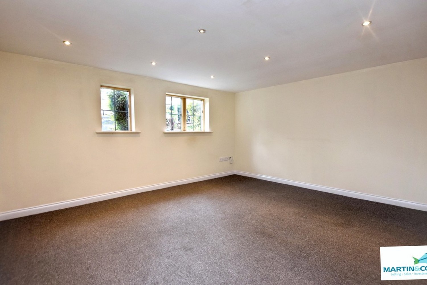 2 bedroom Flat for Letting Weavers Court, Hinckley