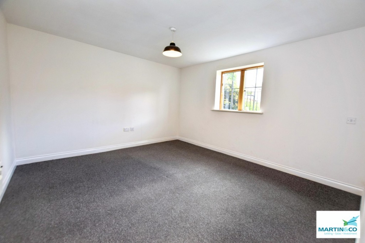 2 bedroom Flat for Letting Weavers Court, Hinckley