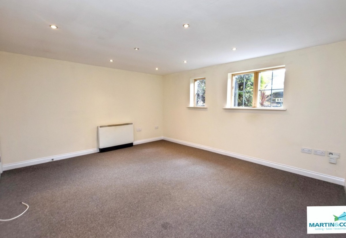 Weavers Court, Hinckley