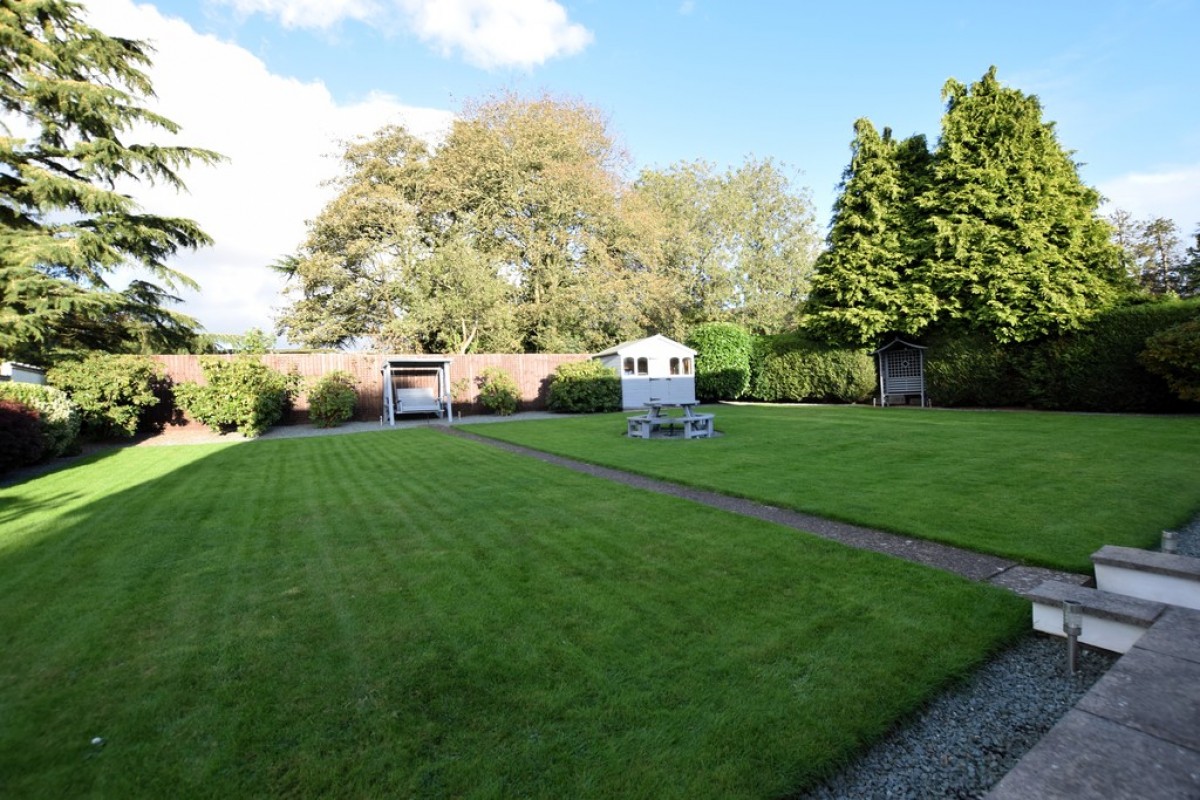 Hollycroft, Hinckley