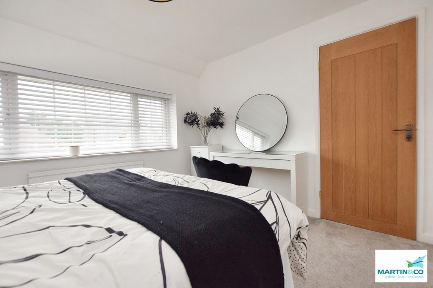 Southfield Road, Hinckley