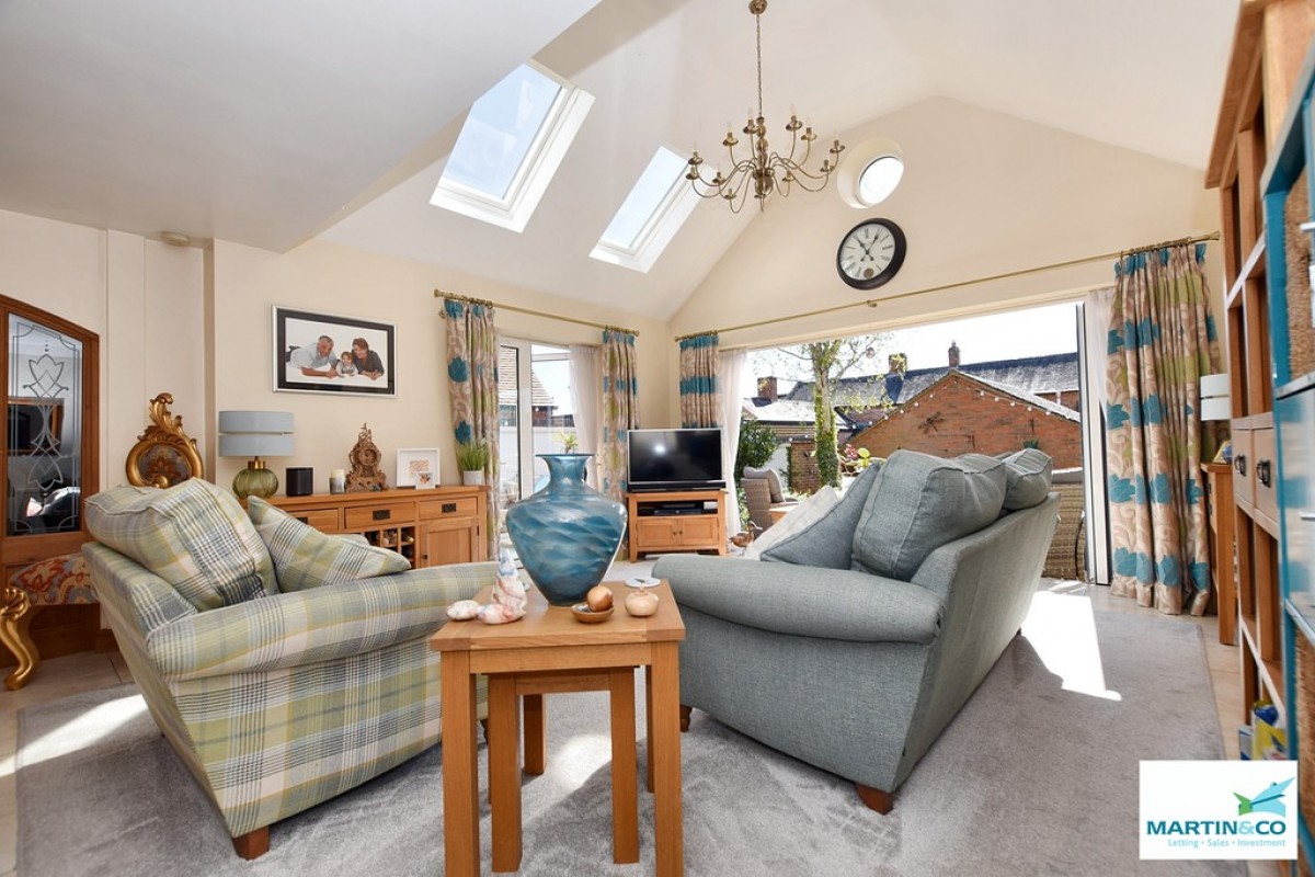 Pilgrims Gate, Burbage