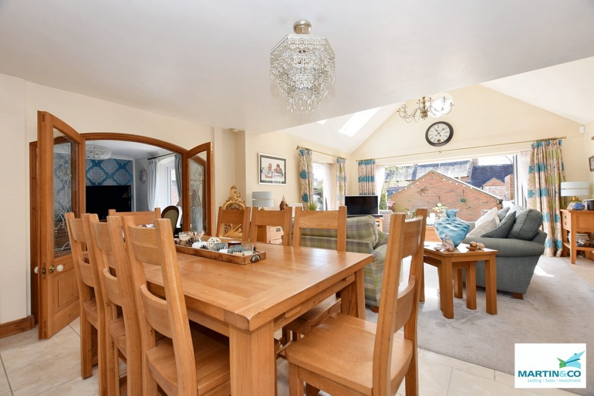 Pilgrims Gate, Burbage