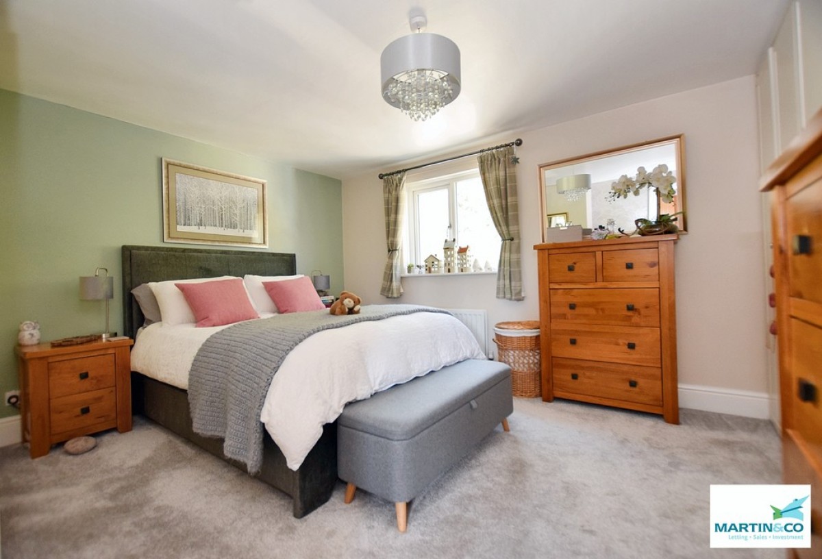 Pilgrims Gate, Burbage