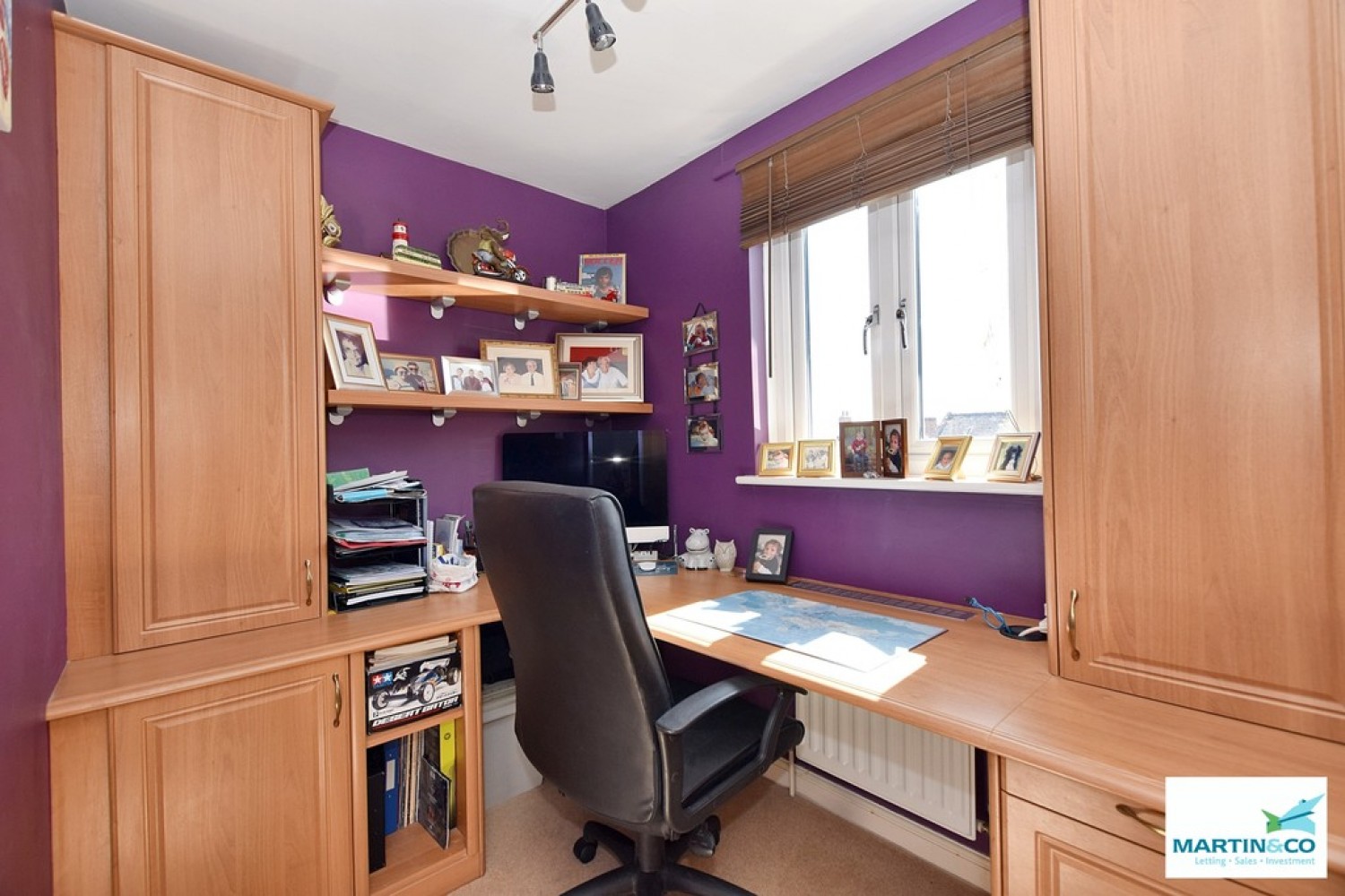 Pilgrims Gate, Burbage