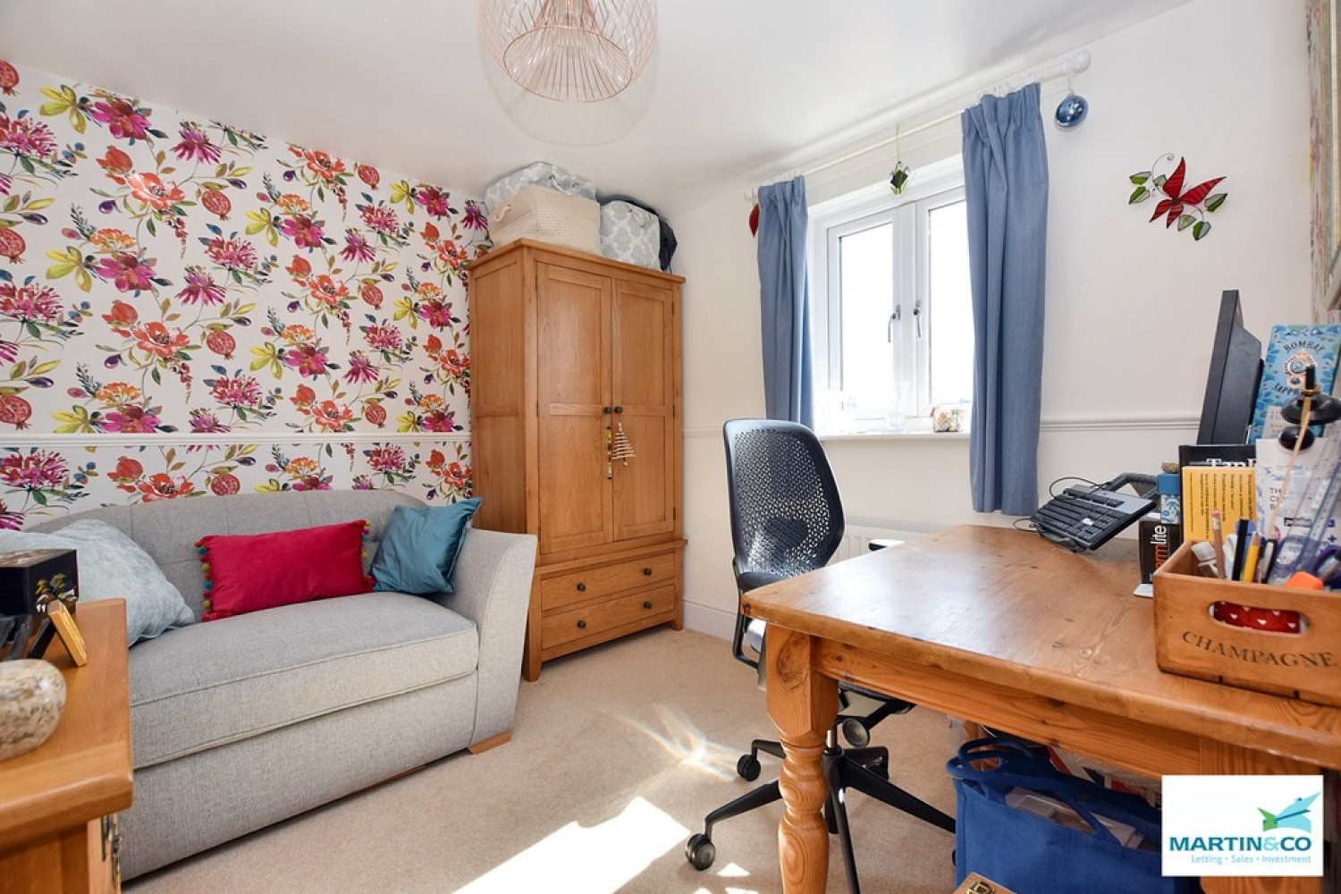 Pilgrims Gate, Burbage