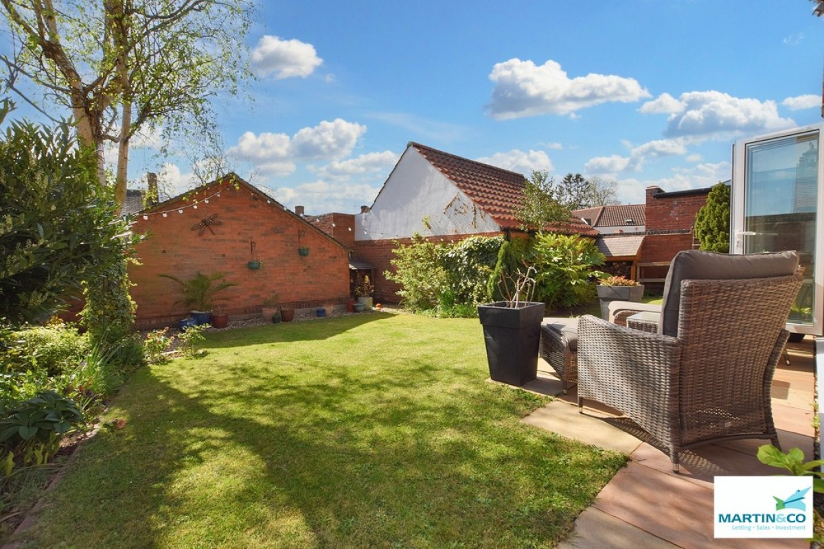 Pilgrims Gate, Burbage