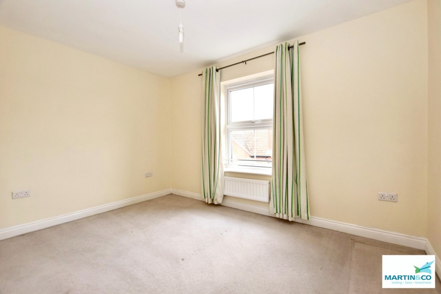 3 bedroom House in Hornbeam Close, Camphill, Nuneaton